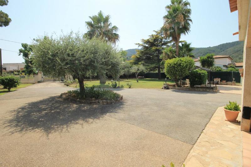 Maison - 196 m² - 6 pièces