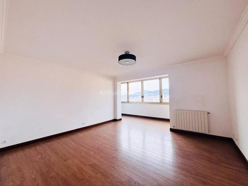 Appartement - 92 m² - 4 pièces