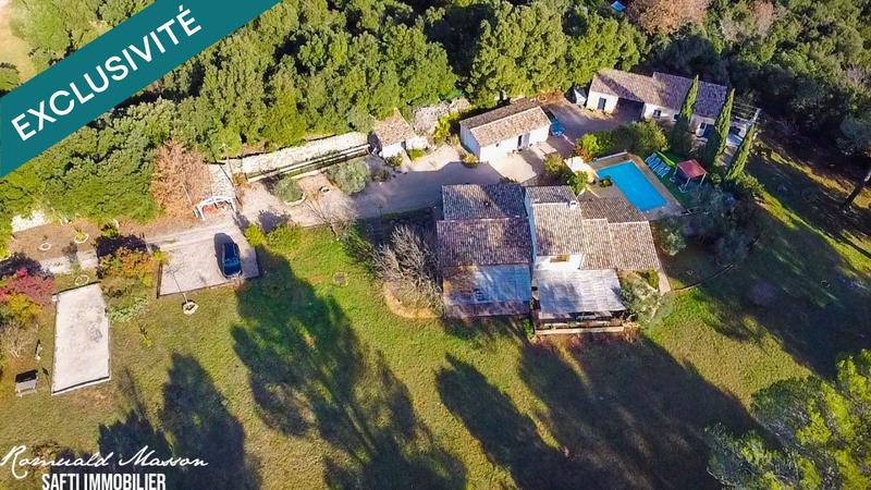 Maison - 240 m² - 9 pièces