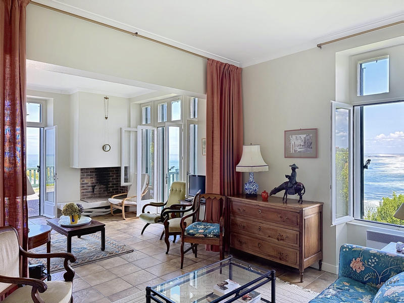 Appartement - 93 m² - 4 pièces