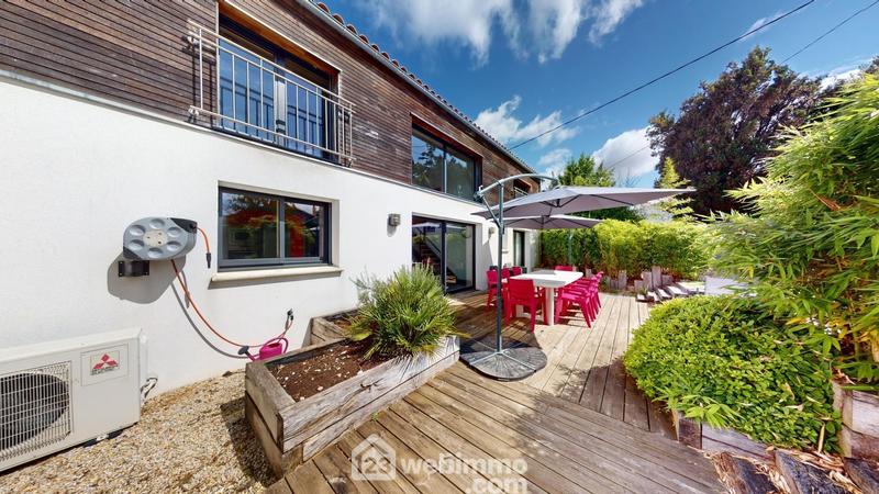 Maison - 177 m² - 7 pièces