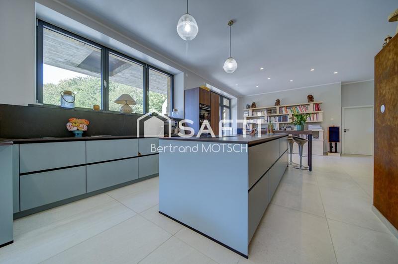 Appartement - 190 m² - 6 pièces