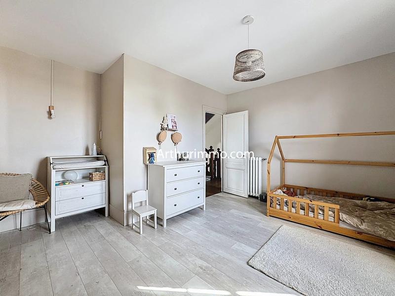 Maison - 280 m² - 10 pièces