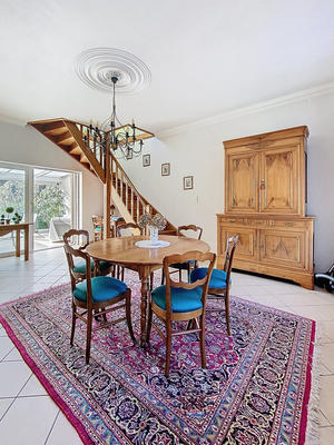 Maison - 185 m² - 8 pièces