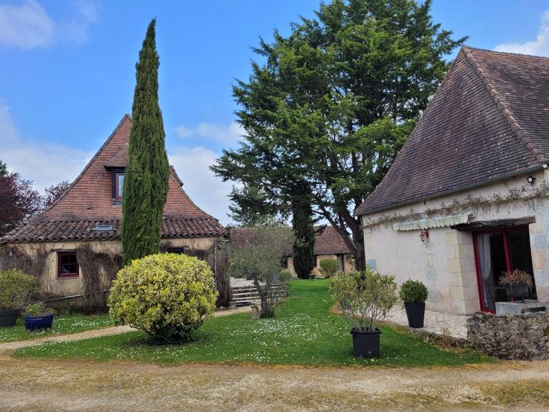 Propriété - 470 m² - 15 pièces