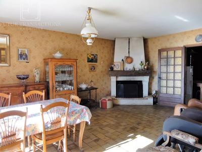 Maison - 198 m² - 8 pièces