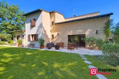 Villa - 272 m² - 6 pièces