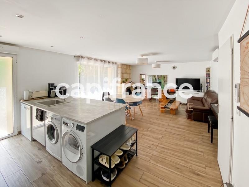 Propriété - 288 m² - 17 pièces