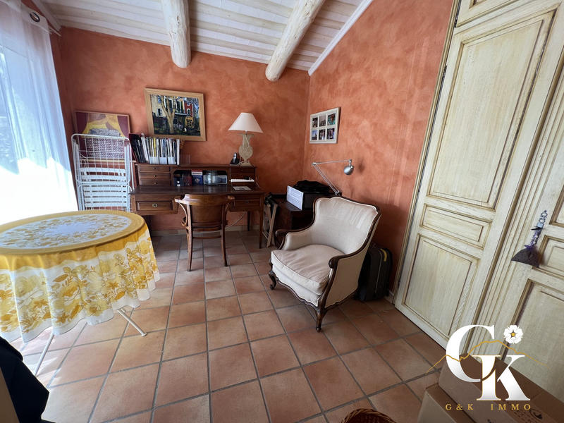 Maison - 250 m² - 7 pièces