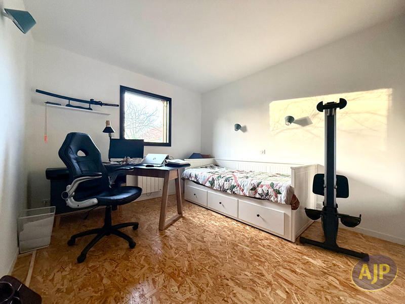 Maison - 97 m² - 5 pièces