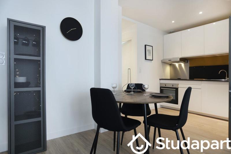 Chambre - 13 m² - 1 pièce