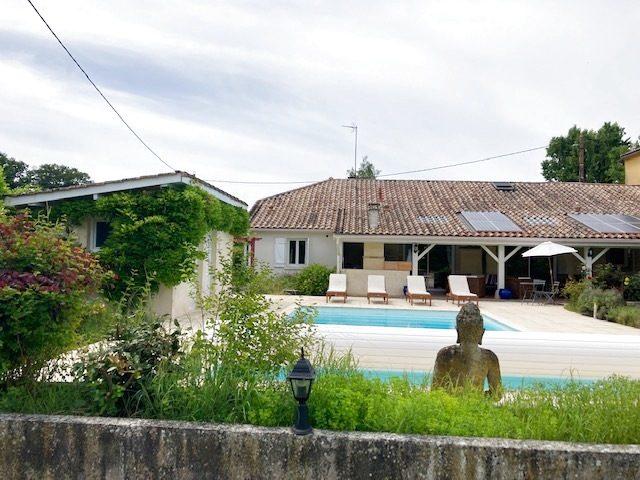 Maison - 203 m² - 10 pièces