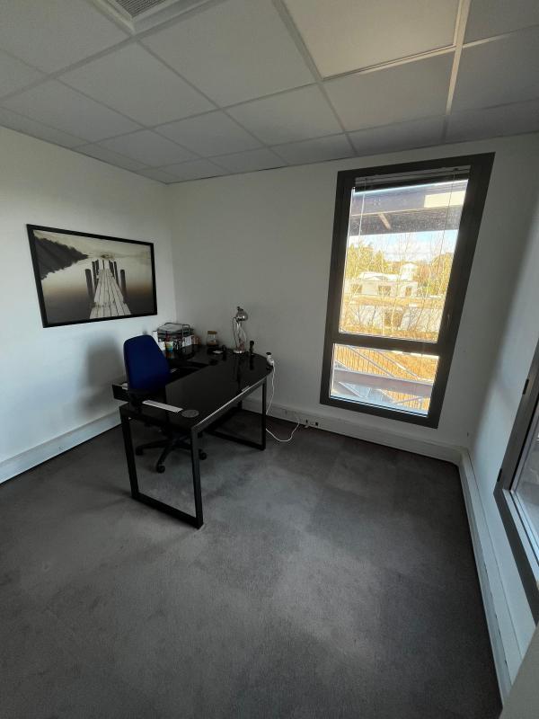 Bureau - 68 m²