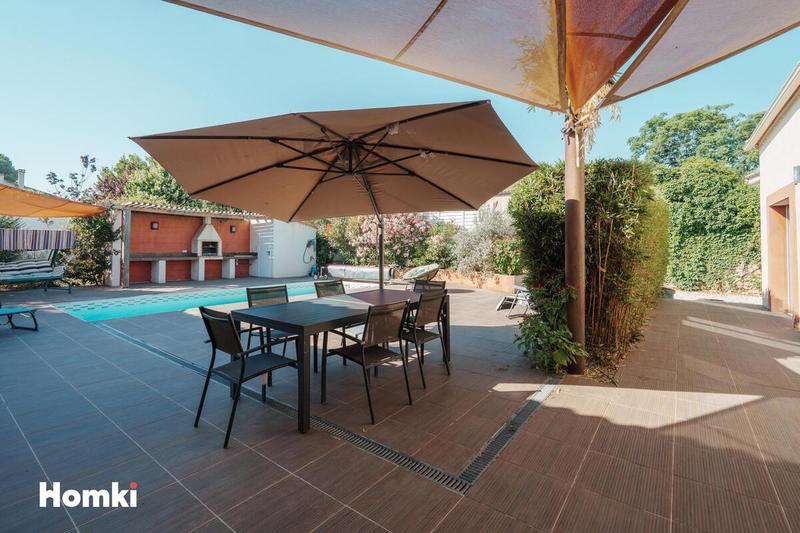 Maison - 227 m² - 8 pièces