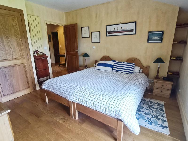 Maison - 350 m² - 8 pièces