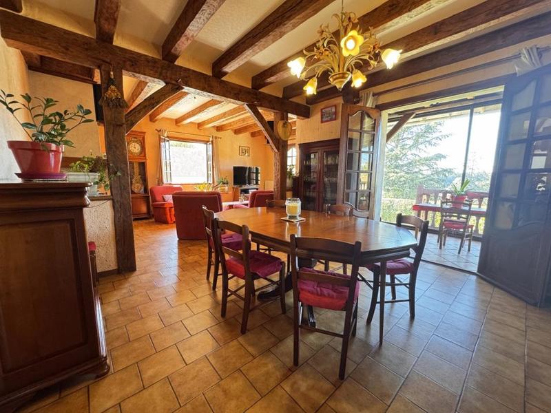 Maison - 175 m² - 8 pièces