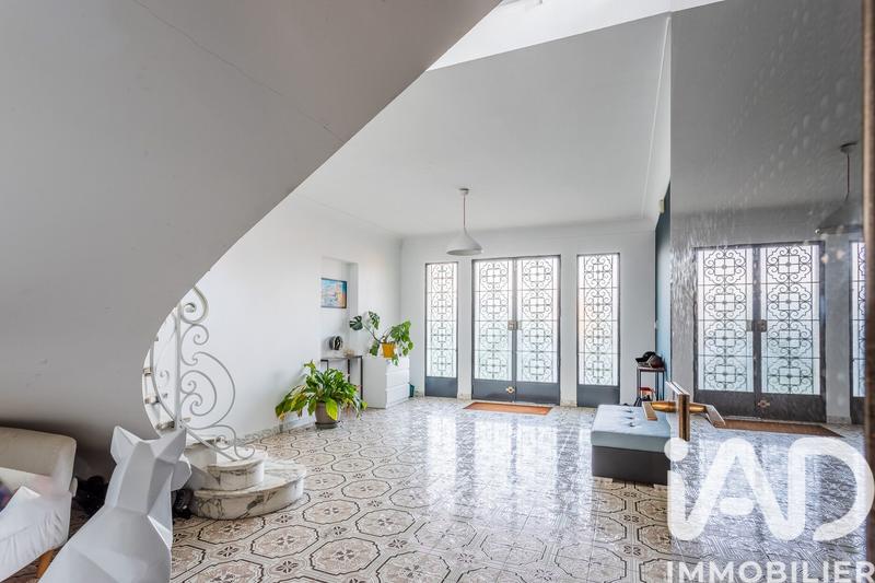 Maison - 208 m² - 8 pièces