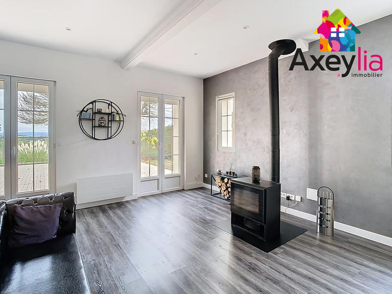 Maison - 240 m² - 7 pièces