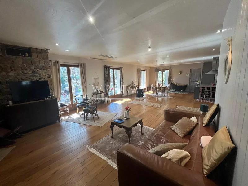 Villa - 173 m² - 6 pièces