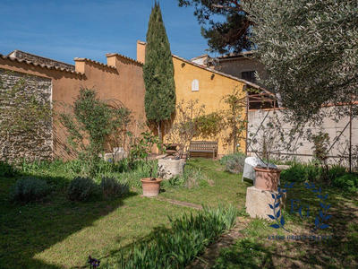 Maison - 252 m² - 7 pièces