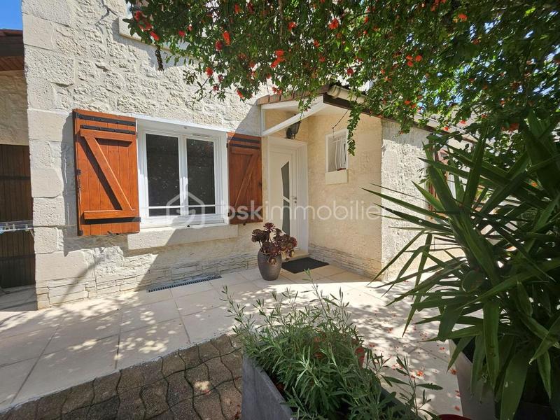Maison traditionnelle - 104 m² - 4 pièces