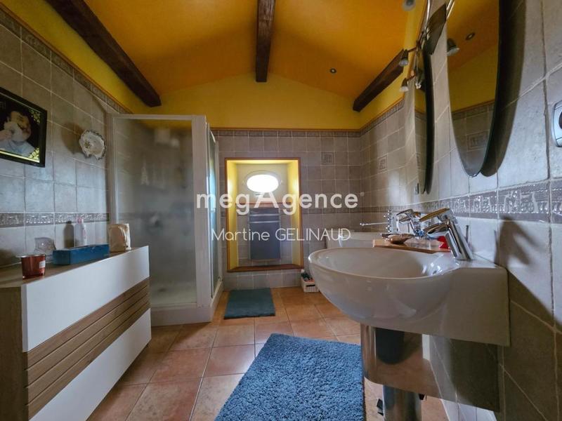 Maison - 295 m² - 8 pièces