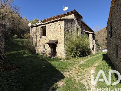 Maison - 320 m² - 10 pièces