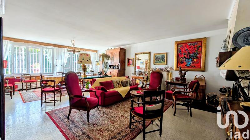 Maison - 242 m² - 7 pièces