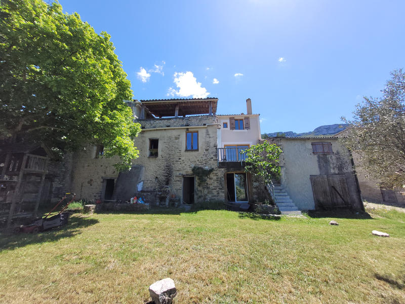 Maison - 170 m² - 9 pièces