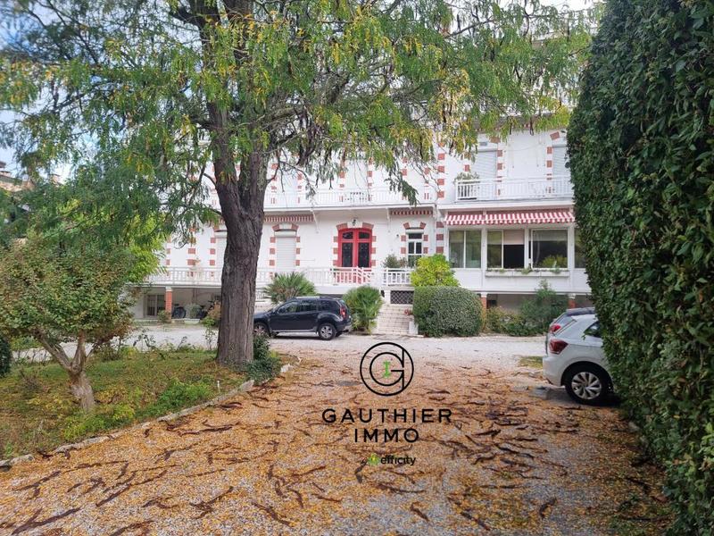 Appartement - 80 m² - 3 pièces