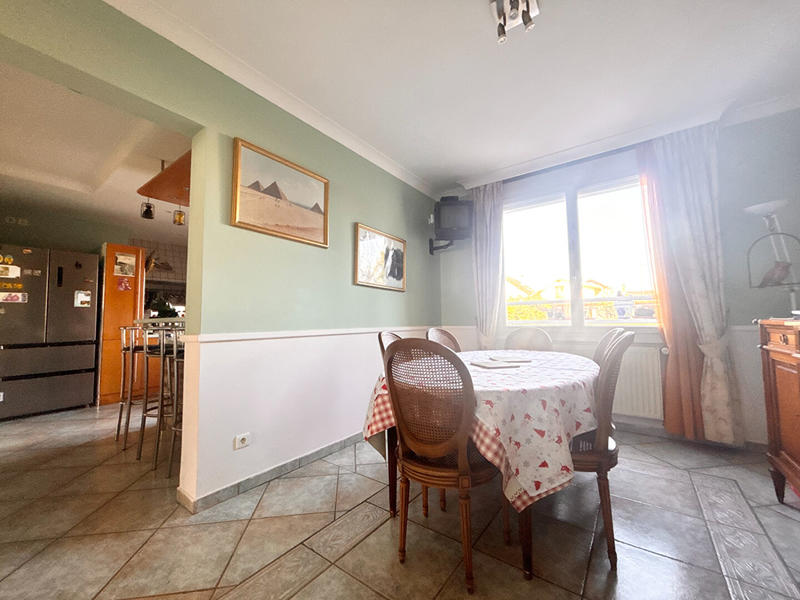 Maison - 202 m² - 7 pièces