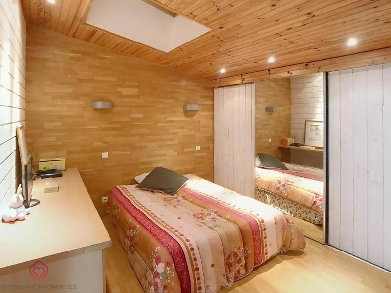 Propriété - 360 m² - 10 pièces