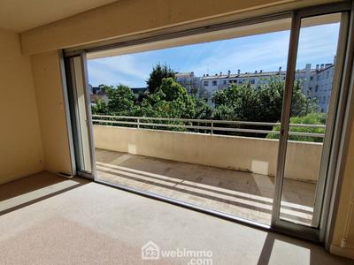 Appartement - 122 m² - 4 pièces