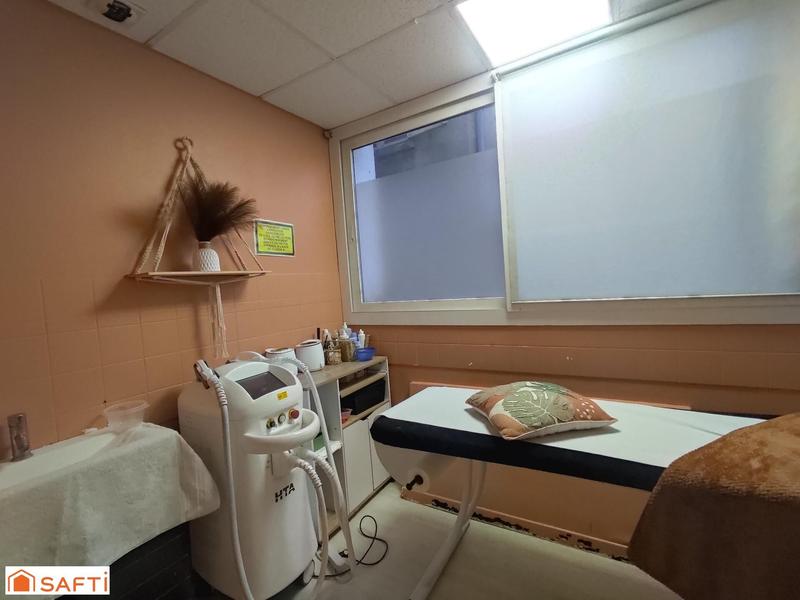 Local commercial - 100 m² - 10 pièces