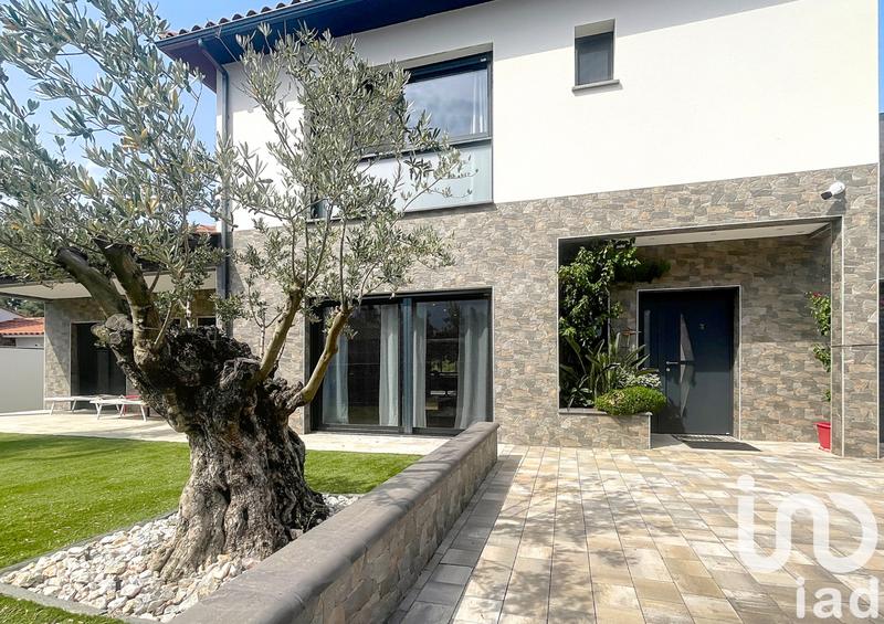 Maison - 195 m² - 5 pièces