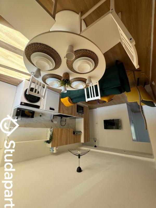 Chambre - 10 m² - 1 pièce