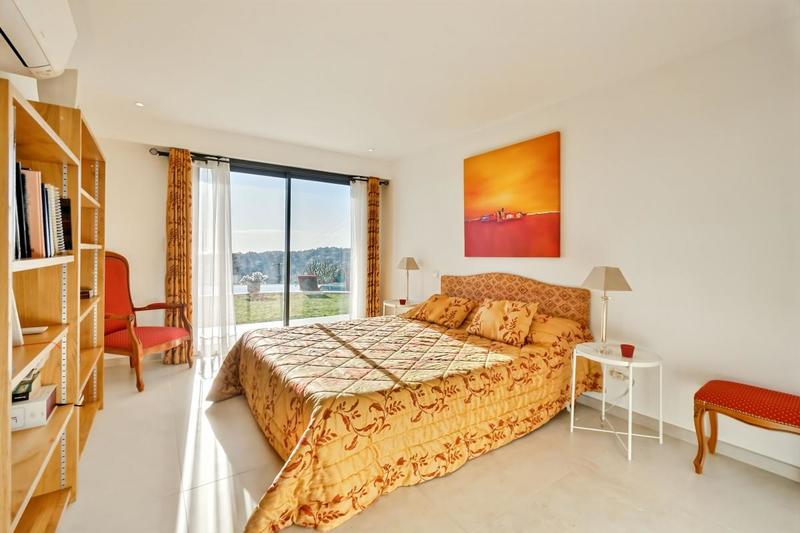 Maison - 260 m² - 6 pièces