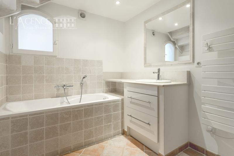 Maison - 296 m² - 8 pièces