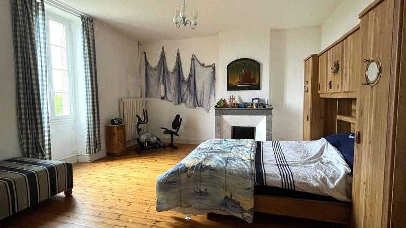 Maison - 300 m² - 7 pièces