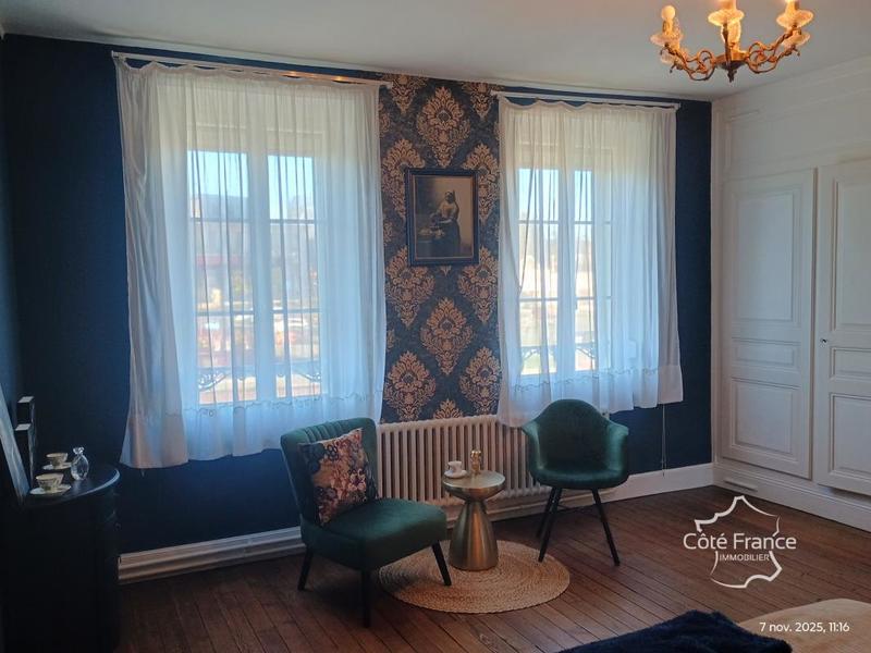 Maison de ville - 211 m² - 8 pièces