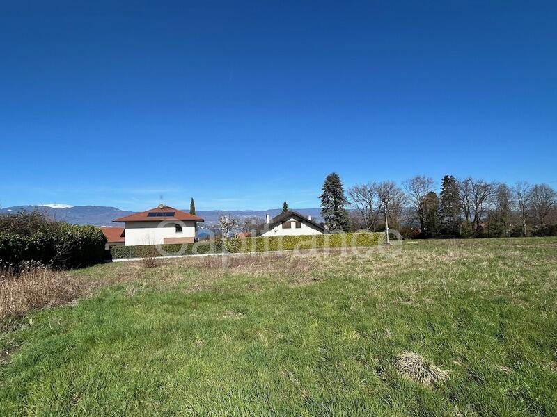 Terrain constructible - 1 650 m²