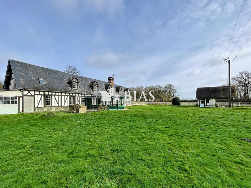 Maison - 205 m² - 6 pièces