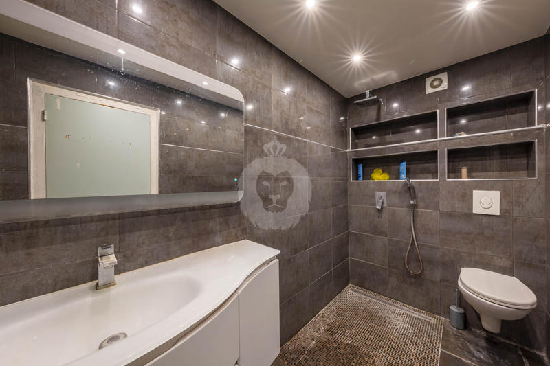 Appartement - 88 m² - 5 pièces