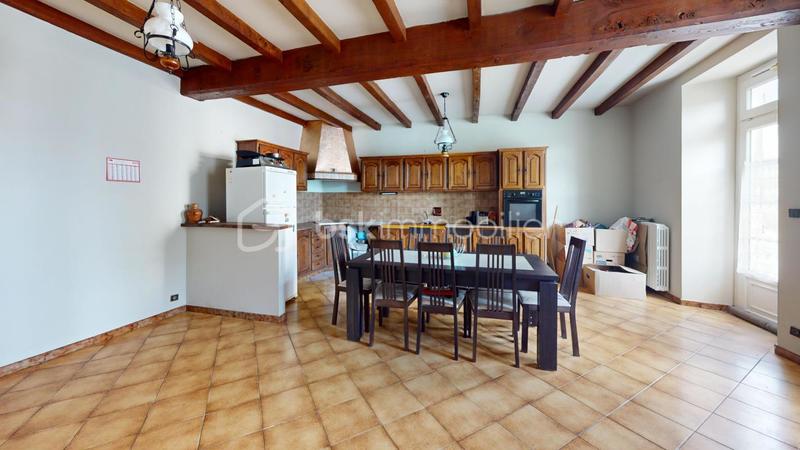 Maison - 180 m² - 8 pièces