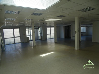 Bureau - 700 m²