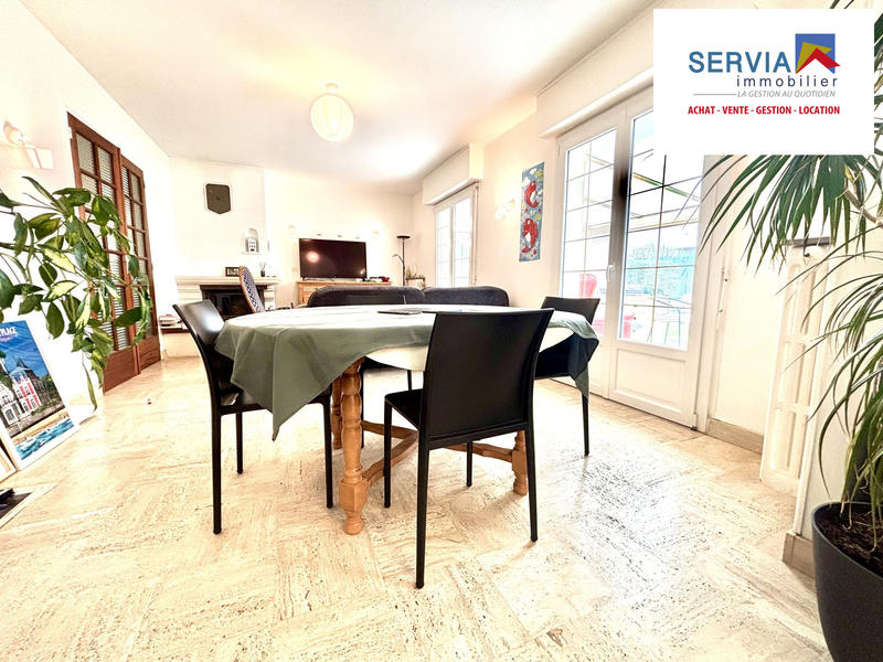 Maison traditionnelle - 102 m² - 4 pièces