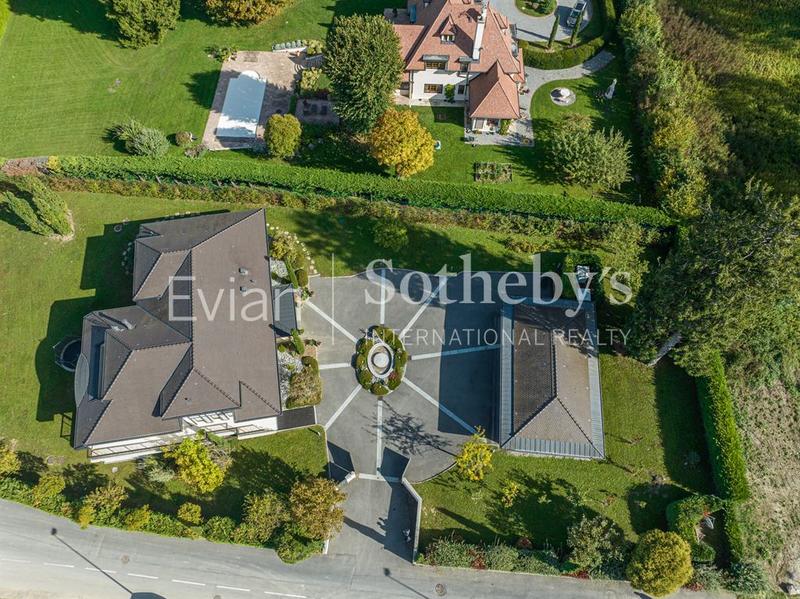 Maison - 480 m² - 7 pièces