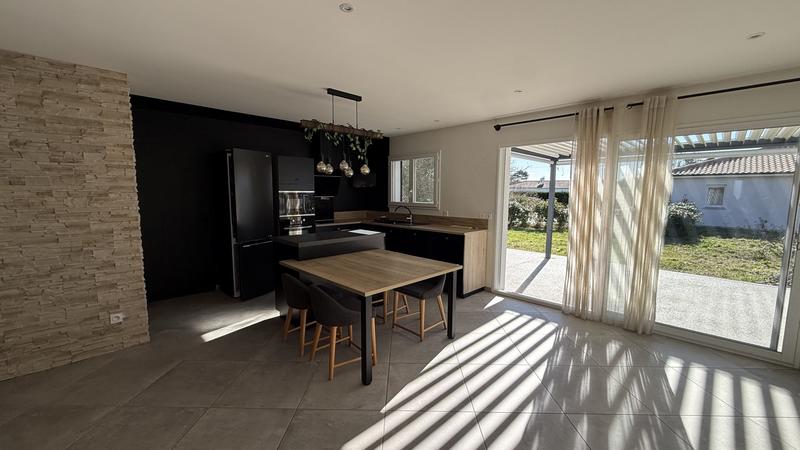 Maison contemporaine - 99 m² - 4 pièces