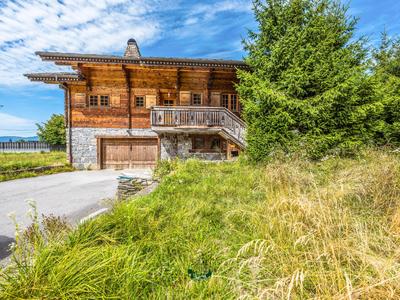 Maison - 220 m² - 6 pièces