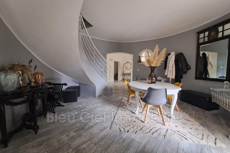 Propriété - 300 m² - 7 pièces